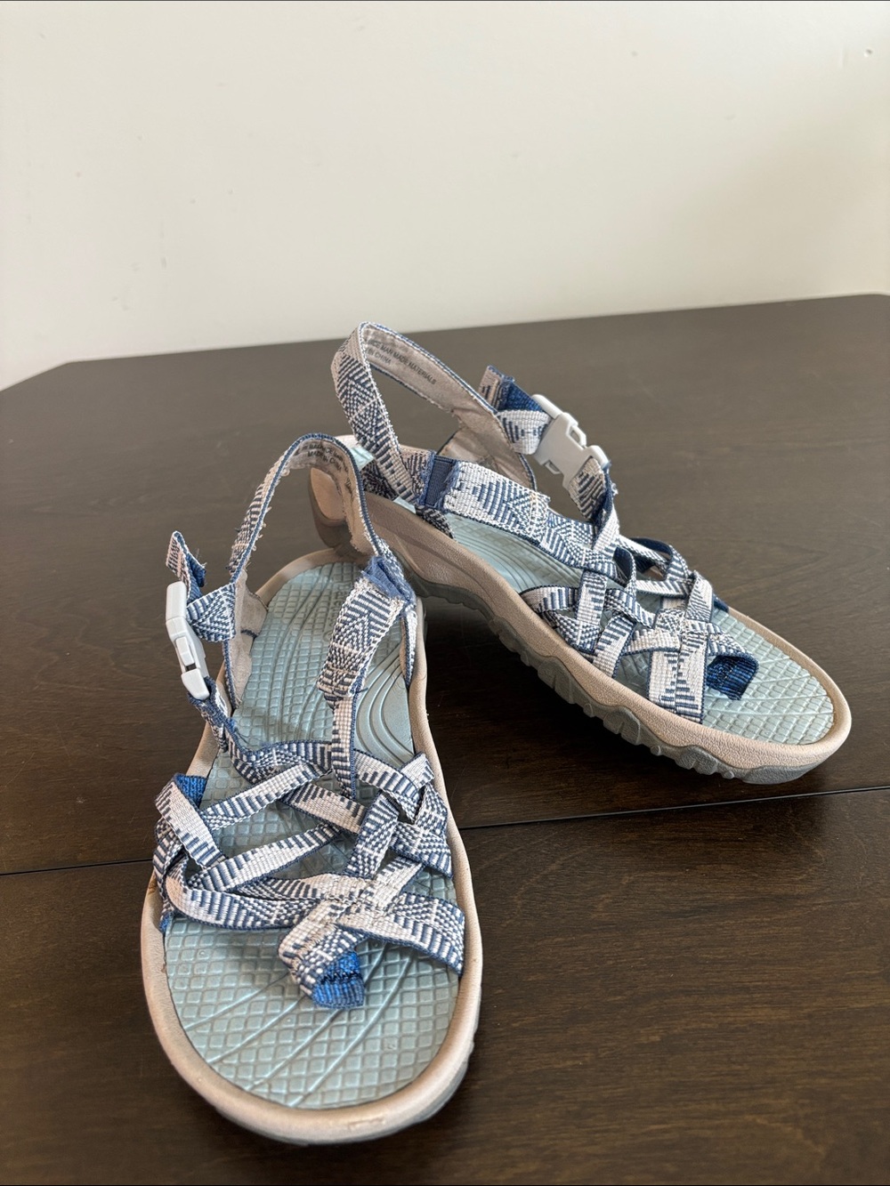 Bear Trap Sandals Tacy size 8